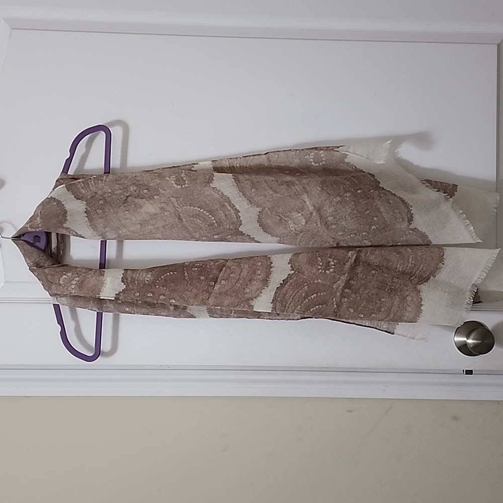 Scarf - Picture 2 of 11